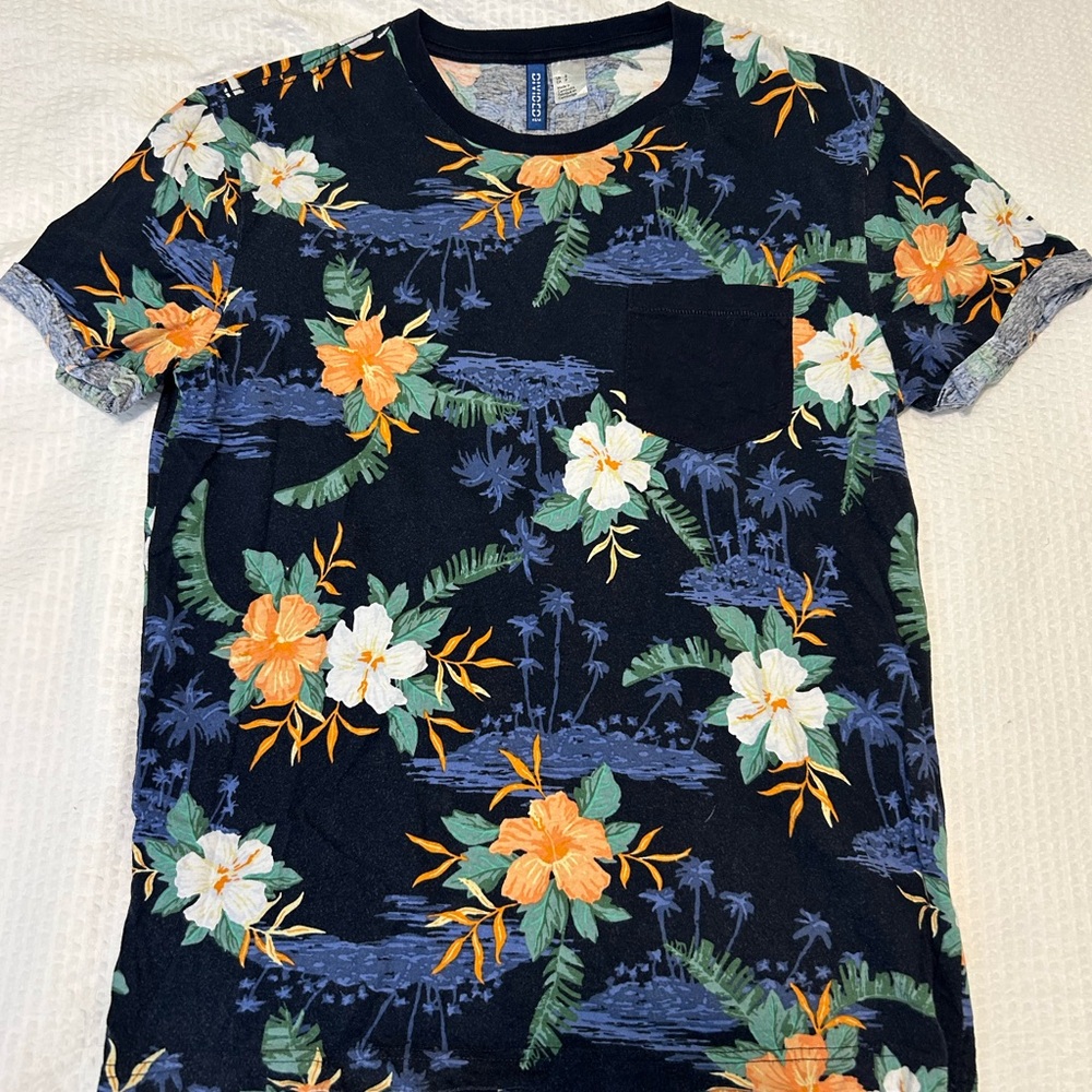 H&M Men’s Floral Summer T-Shirt (Size Small)